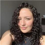 Diplômée en STAPS, j’aime enseigner avec enthousiasme et explorer une multitude de sports pour transmettre le plaisir de bouger.